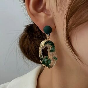 ❗5/$10❗  Bollywood inspired dangle earrings, NWT